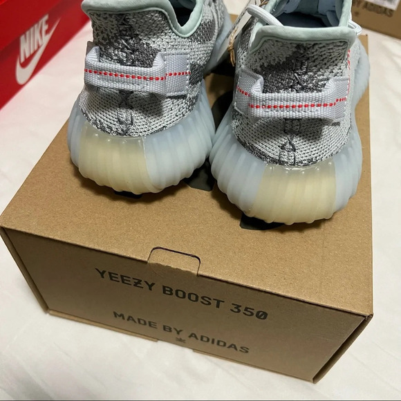🆕 DS Yeezy Boost 350 V2 Blue Tint - Picture 3 of 7